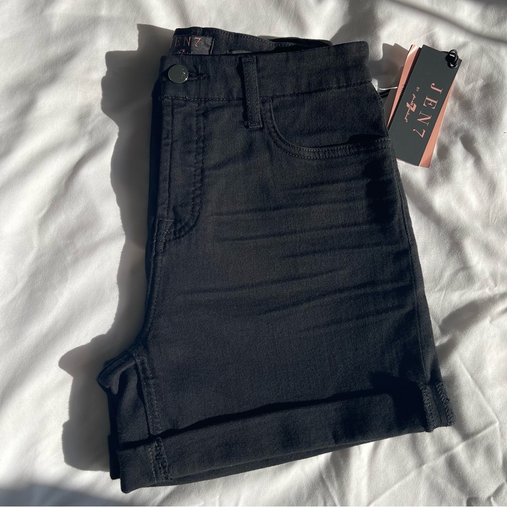 Jen 7 Roll Hem Shorts in Black Size 4 NWT